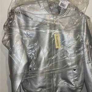 BLANKNYC METALLIC FAUX LEATHER BOMBER JACKET IN SHINING STAR. Size Small